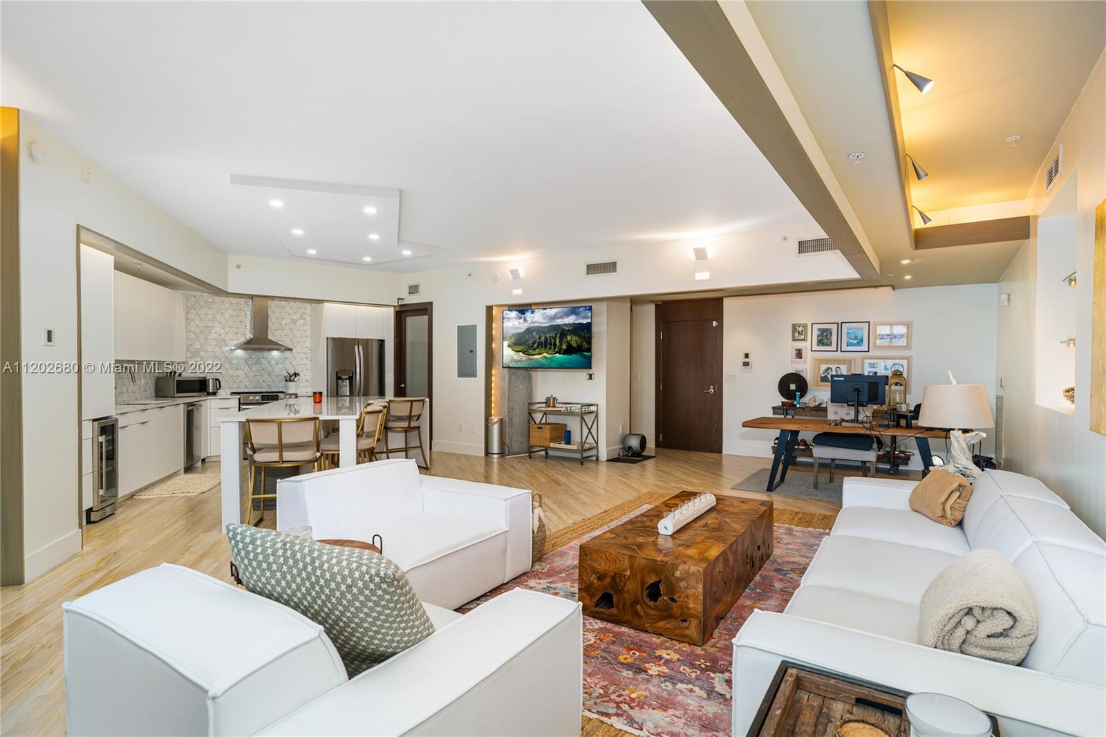 THE MERIDIAN CONDO - Residential