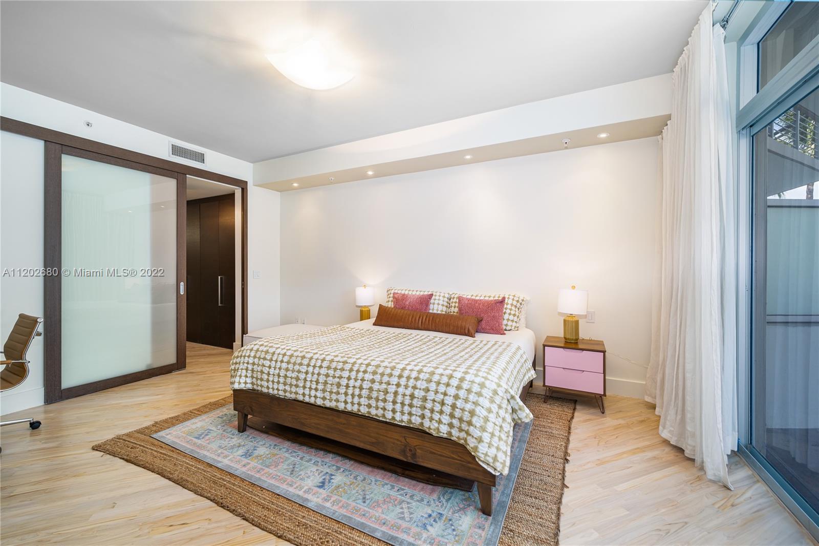 THE MERIDIAN CONDO - Residential