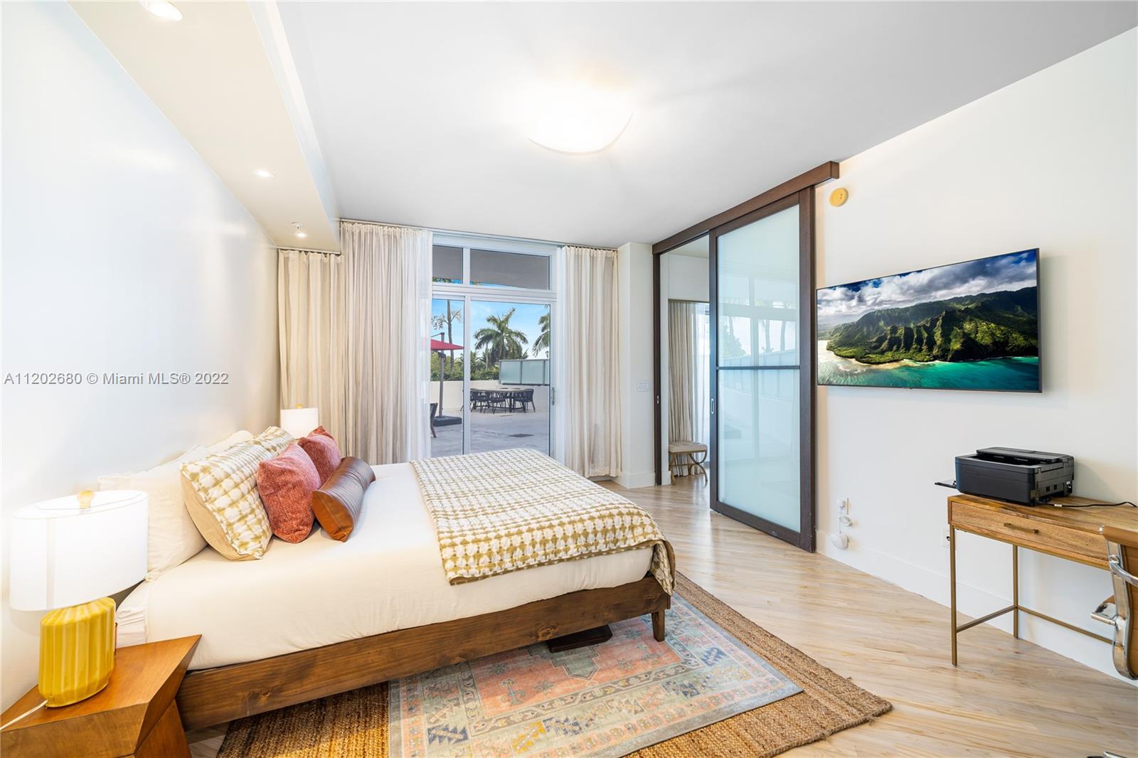 THE MERIDIAN CONDO - Residential
