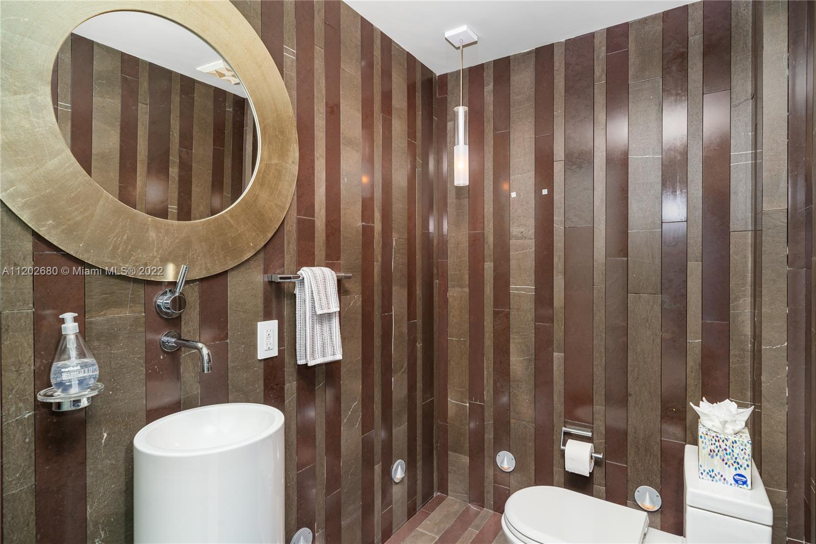 THE MERIDIAN CONDO - Residential