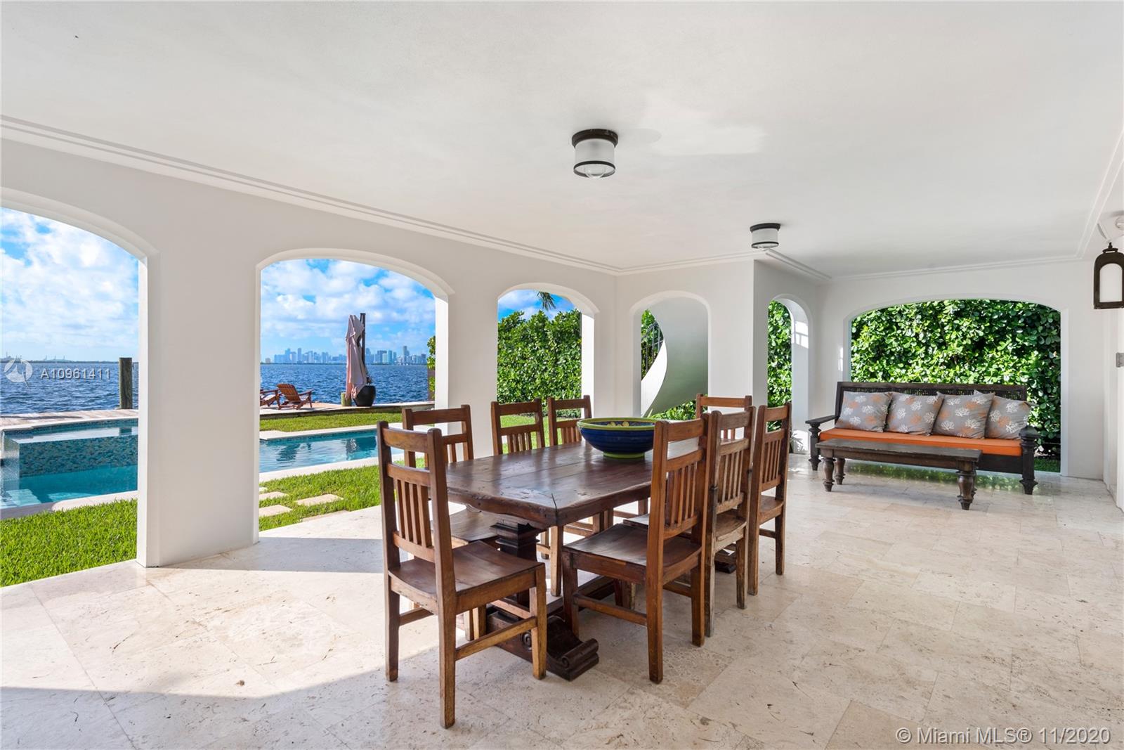 TREASURE ISLAND - Residential