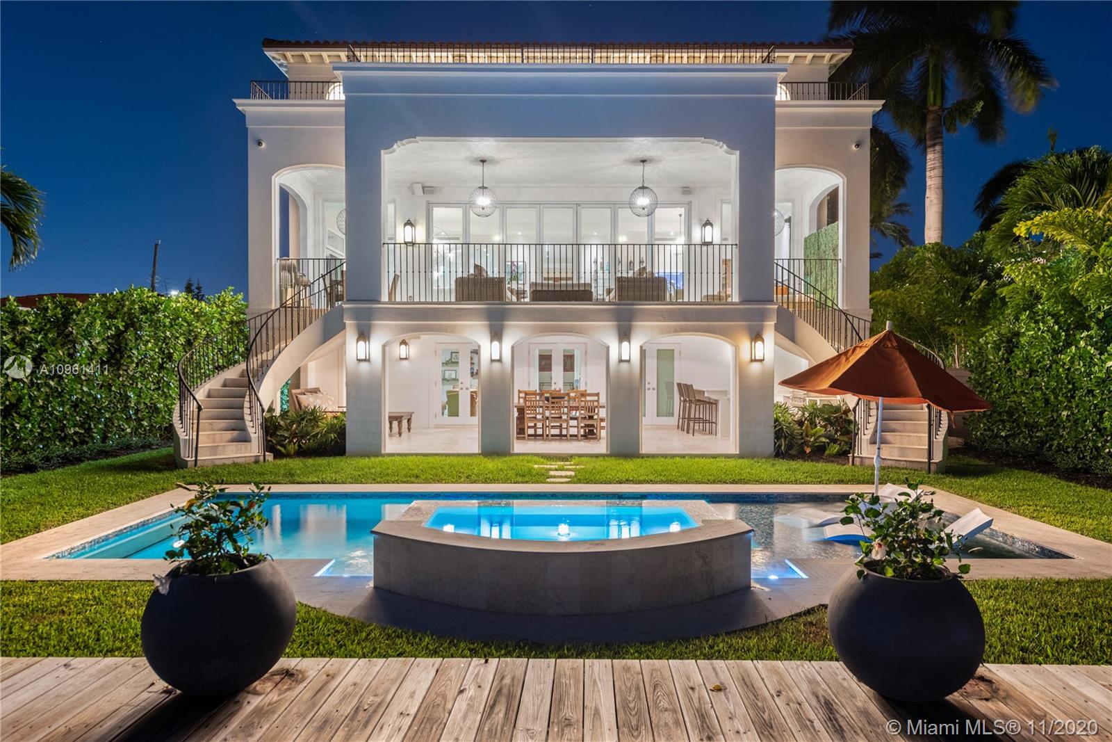 TREASURE ISLAND - Residential