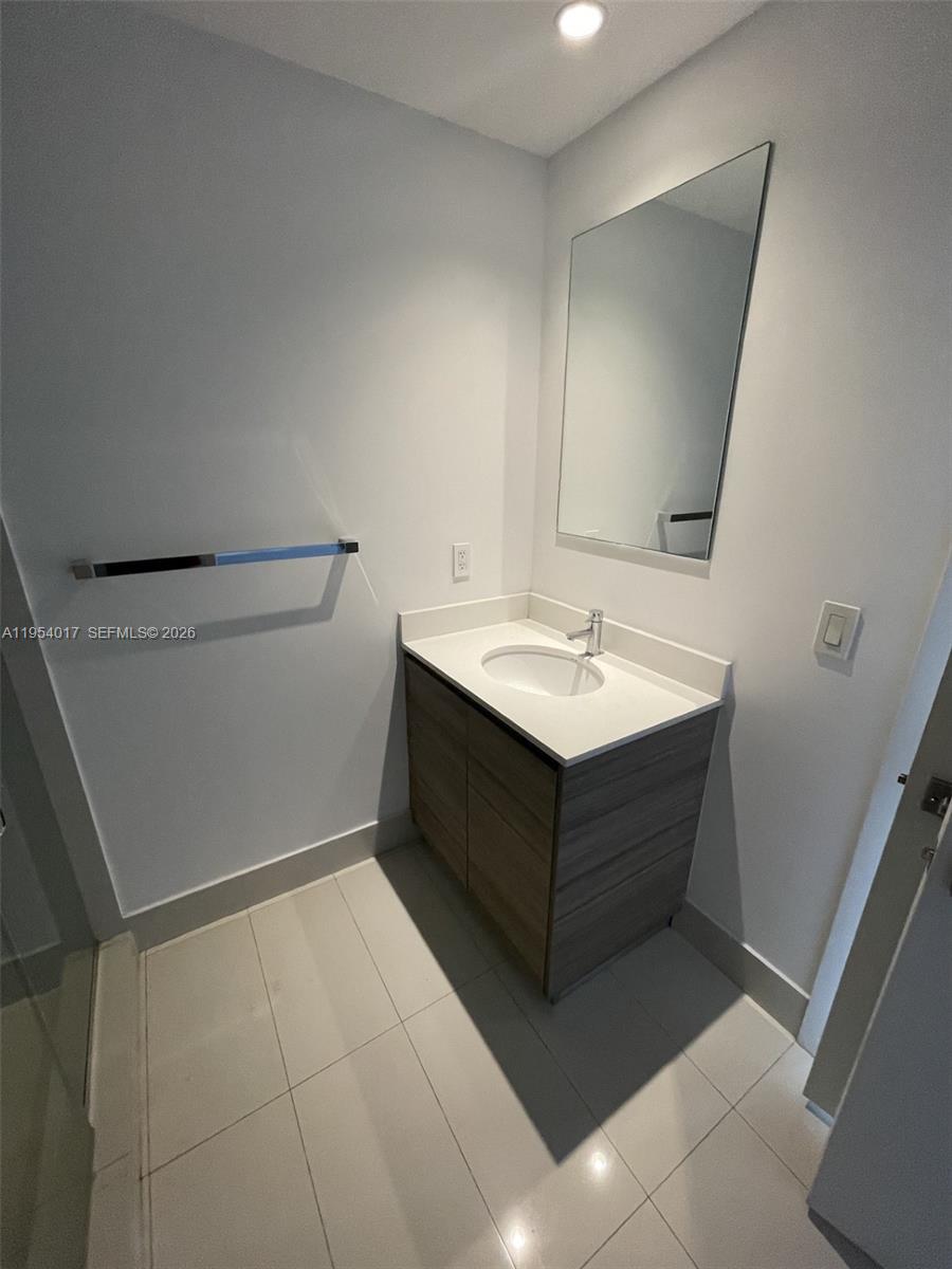 3401 MIDTOWN CONDO - Residential