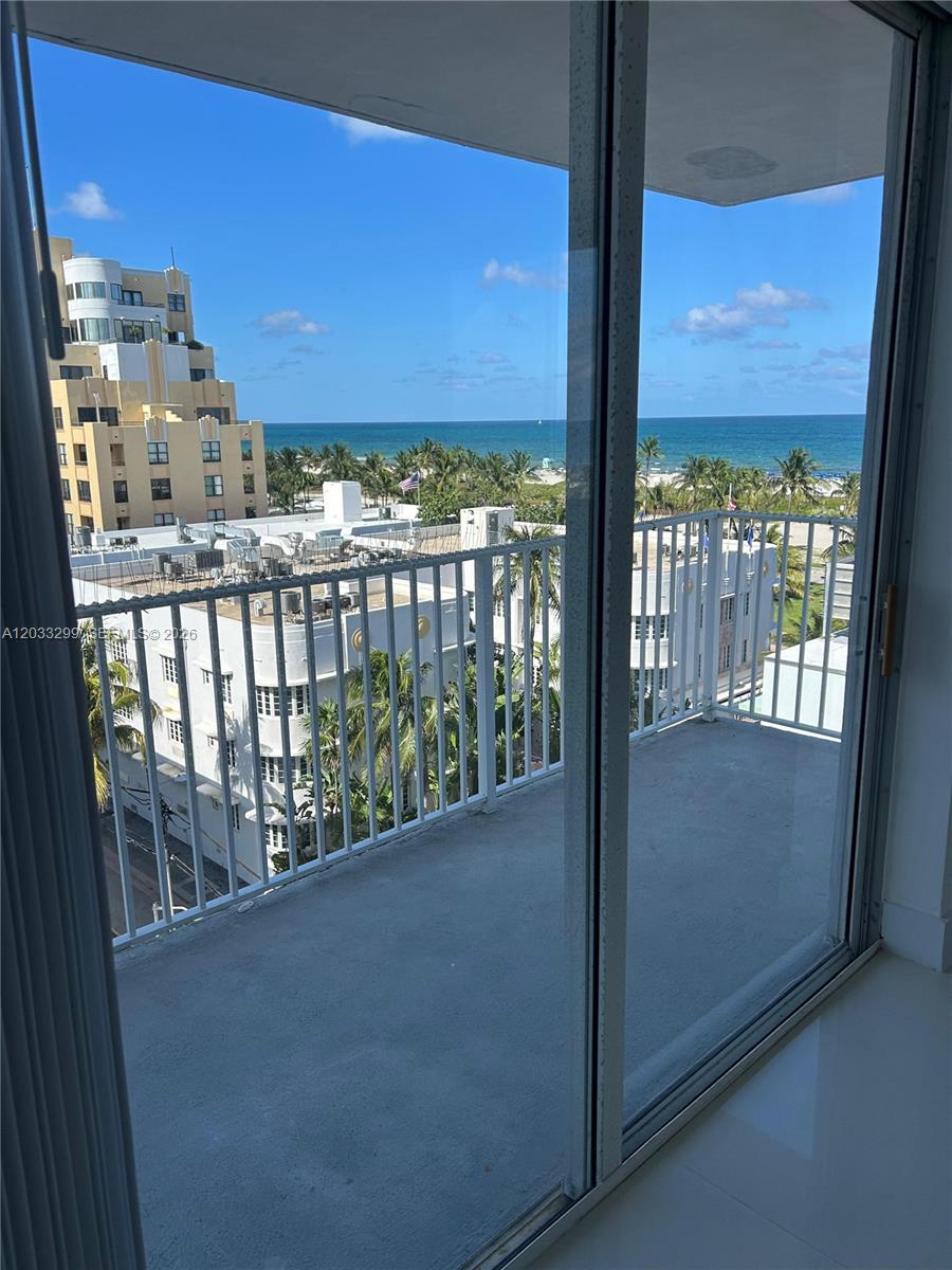 ISLANDER CONDO APTS - Residential Lease