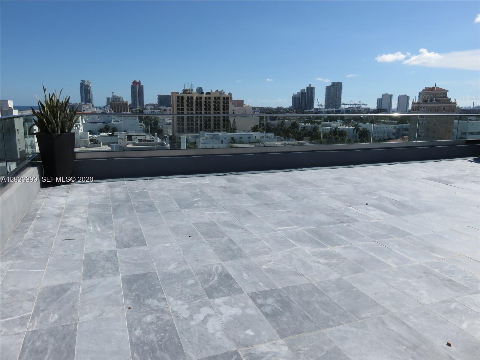 ISLANDER CONDO APTS - Residential Lease