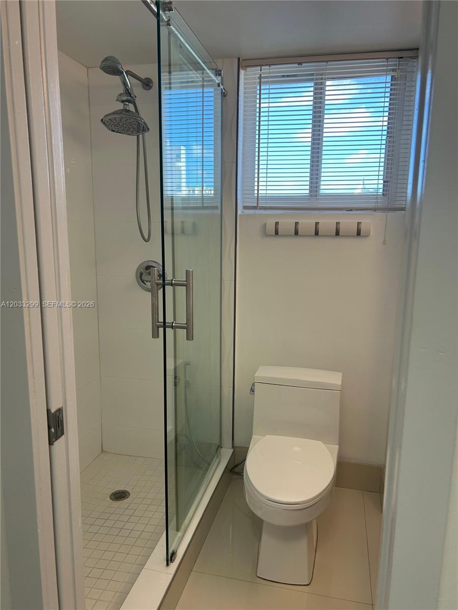 ISLANDER CONDO APTS - Residential Lease