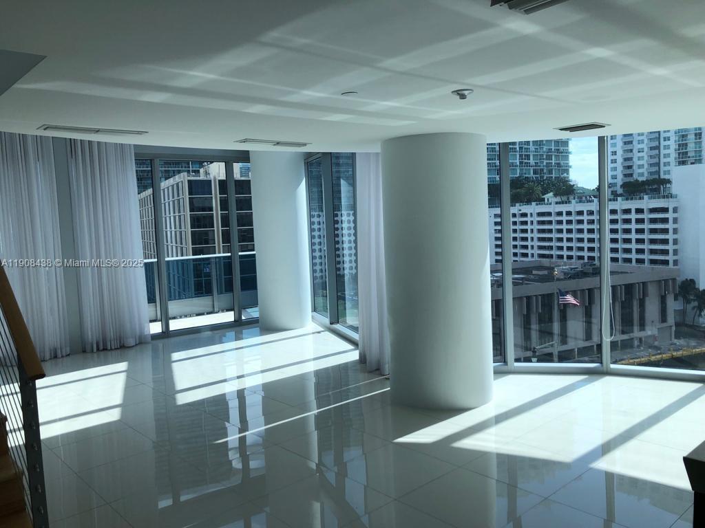 Stunning 3 bedroom 3.5 bathroom condo in Biscayne Bay. Amazing location. Easy access to Brickell City Center, movie theaters, supermarkets, etc. A very bright and spacious apartment. Wonderful views of the bay from the balcony. Miele and subzero appliances included. A few of the incredible amenities include a beautiful fitness center, 3 swimming pools, amazing top of the line restaurants (Zuma Miami & Area 31), marina access, business lounge, cafeteria service, social clubroom, etc.