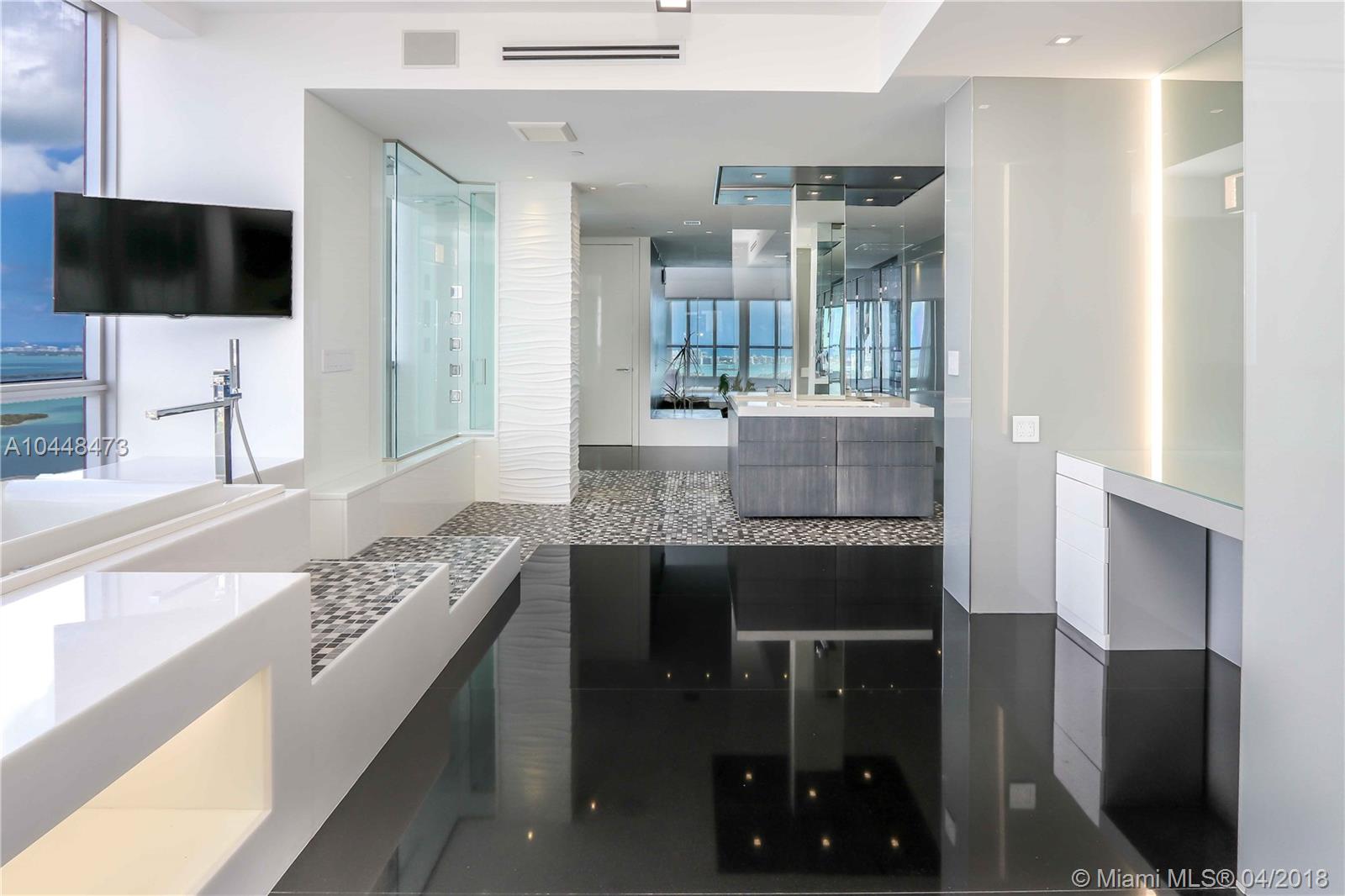 MARQUIS CONDO - Residential