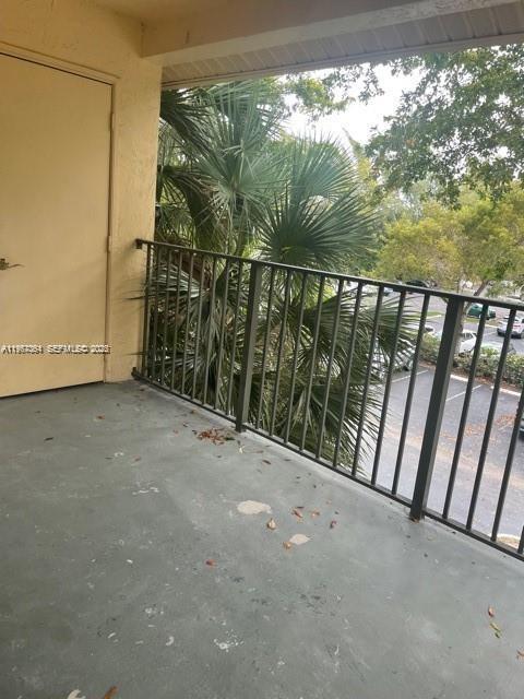 SUMMERBREEZE CONDO - Residential