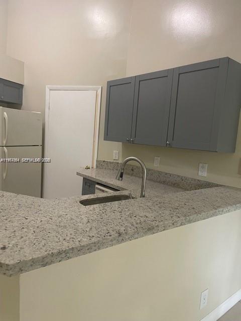 SUMMERBREEZE CONDO - Residential