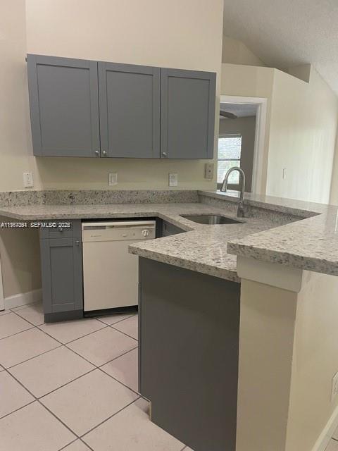 SUMMERBREEZE CONDO - Residential