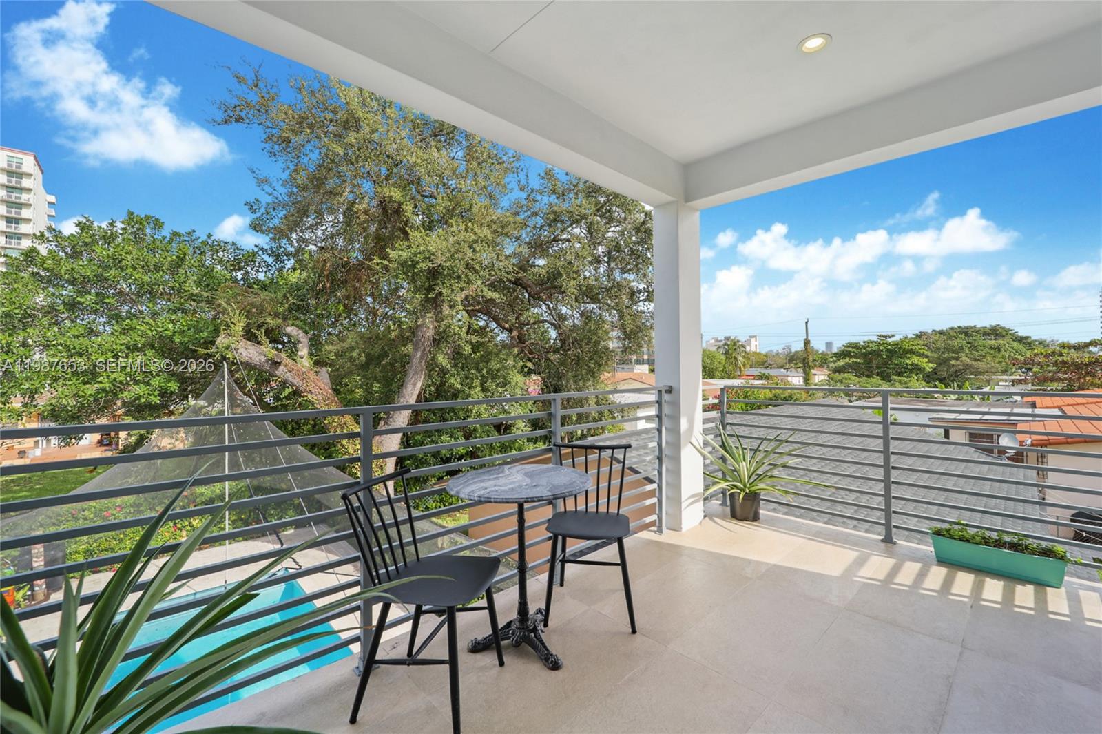 MIAMI SUBURBAN ACRES - Residential