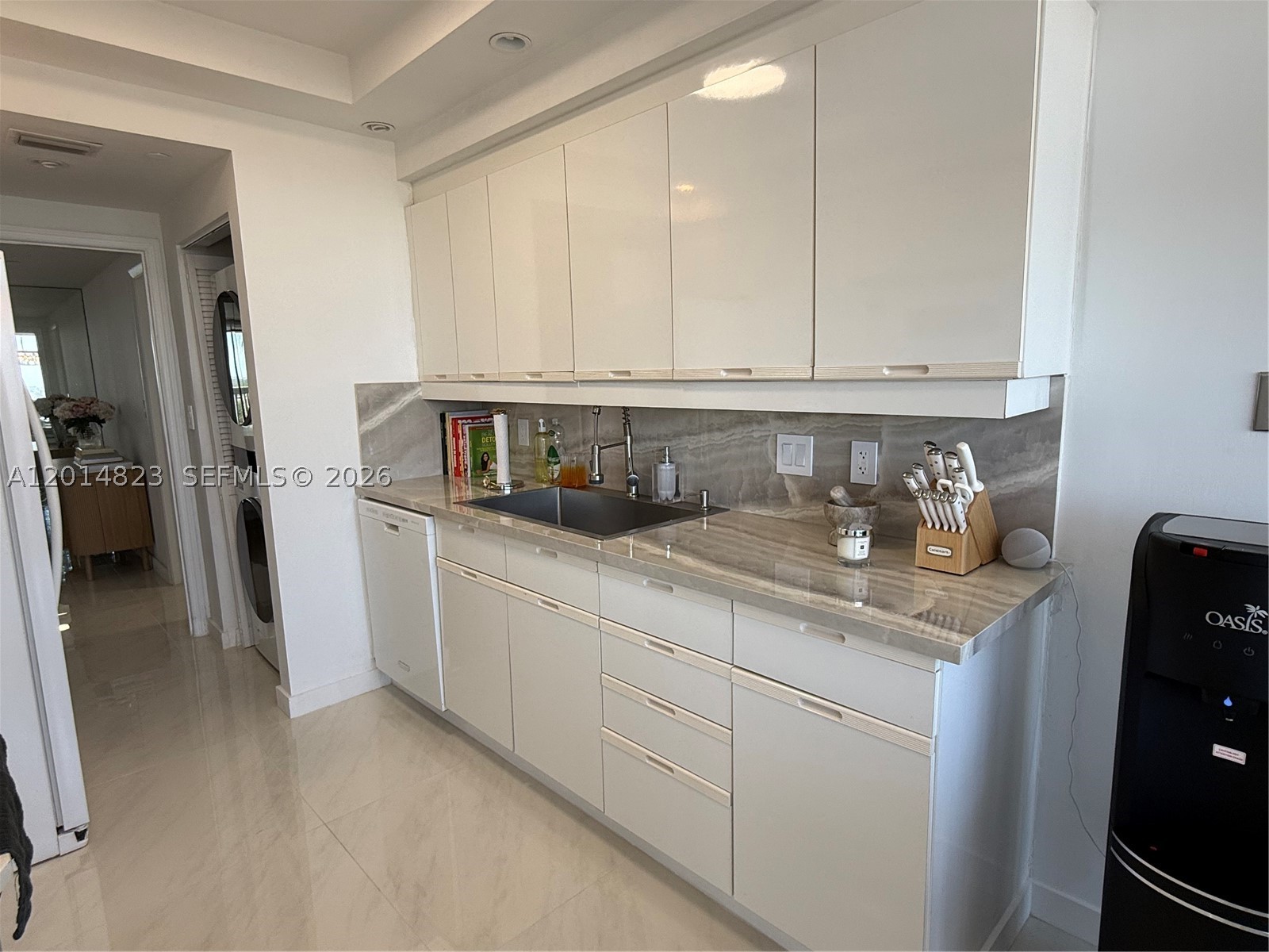 2000 ISL BLVD WILLIAMS IS - Residential
