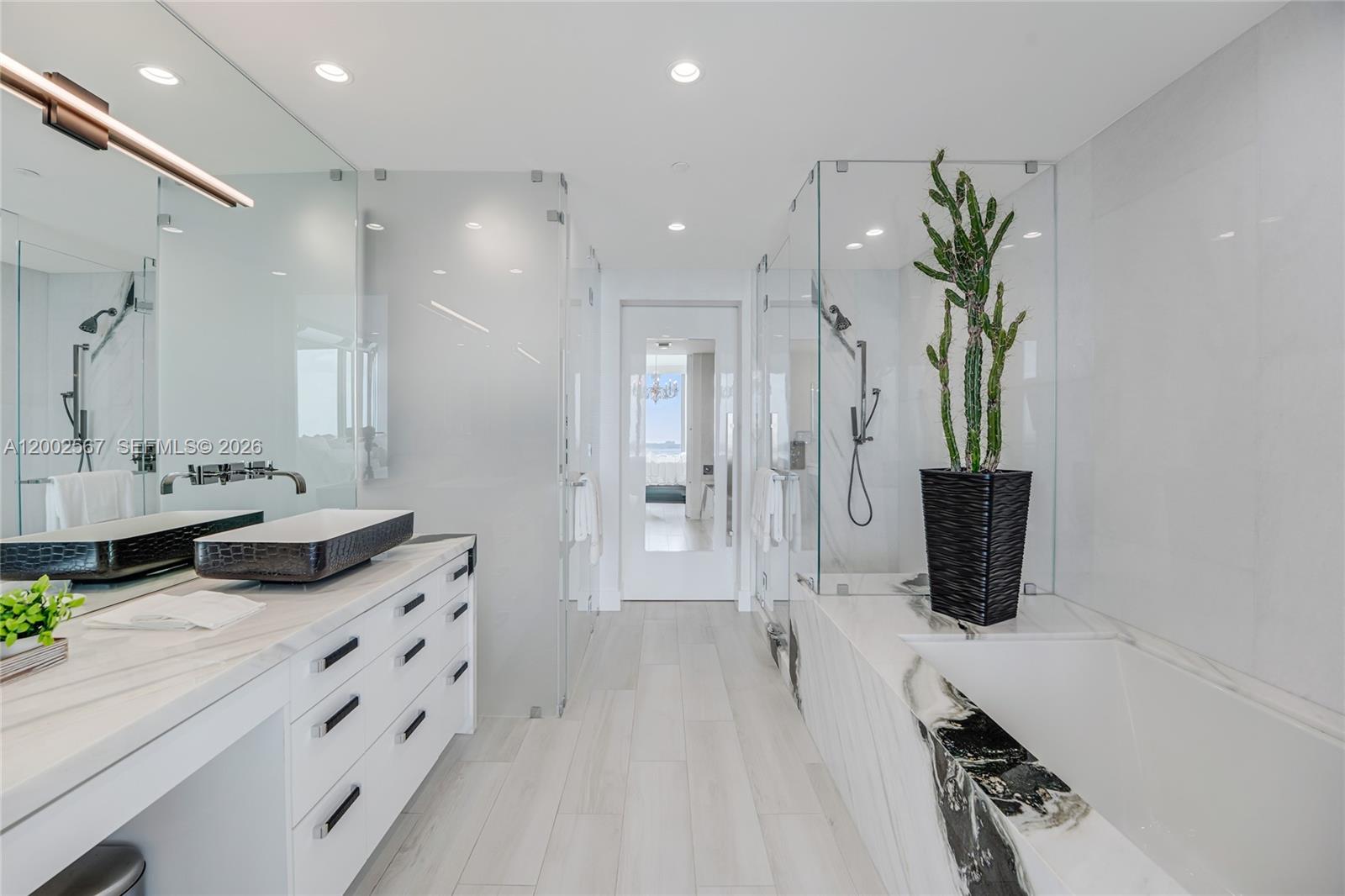 BISCAYNE BEACH CONDO - Residential
