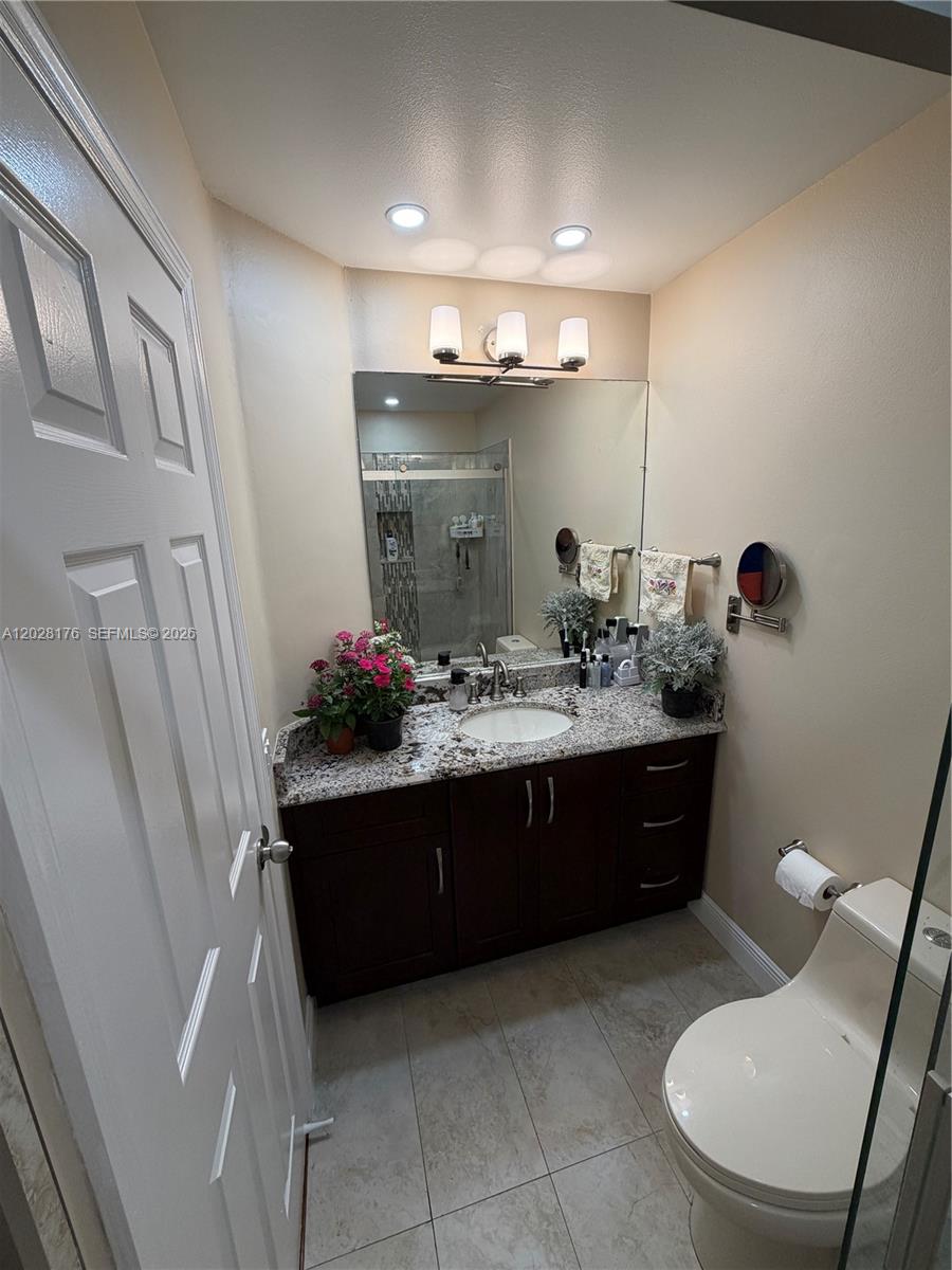 WIMBLEDON VILLAS OF VIA V - Residential