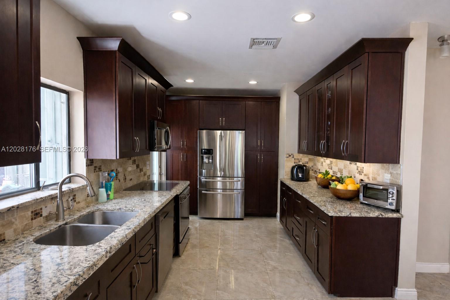 WIMBLEDON VILLAS OF VIA V - Residential