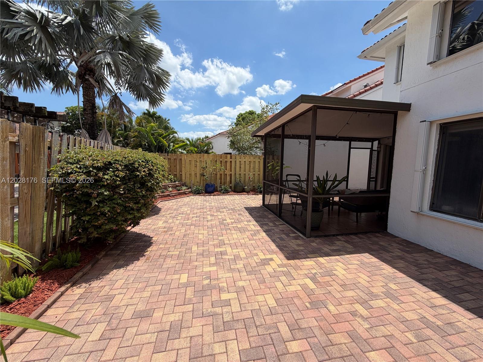 WIMBLEDON VILLAS OF VIA V - Residential