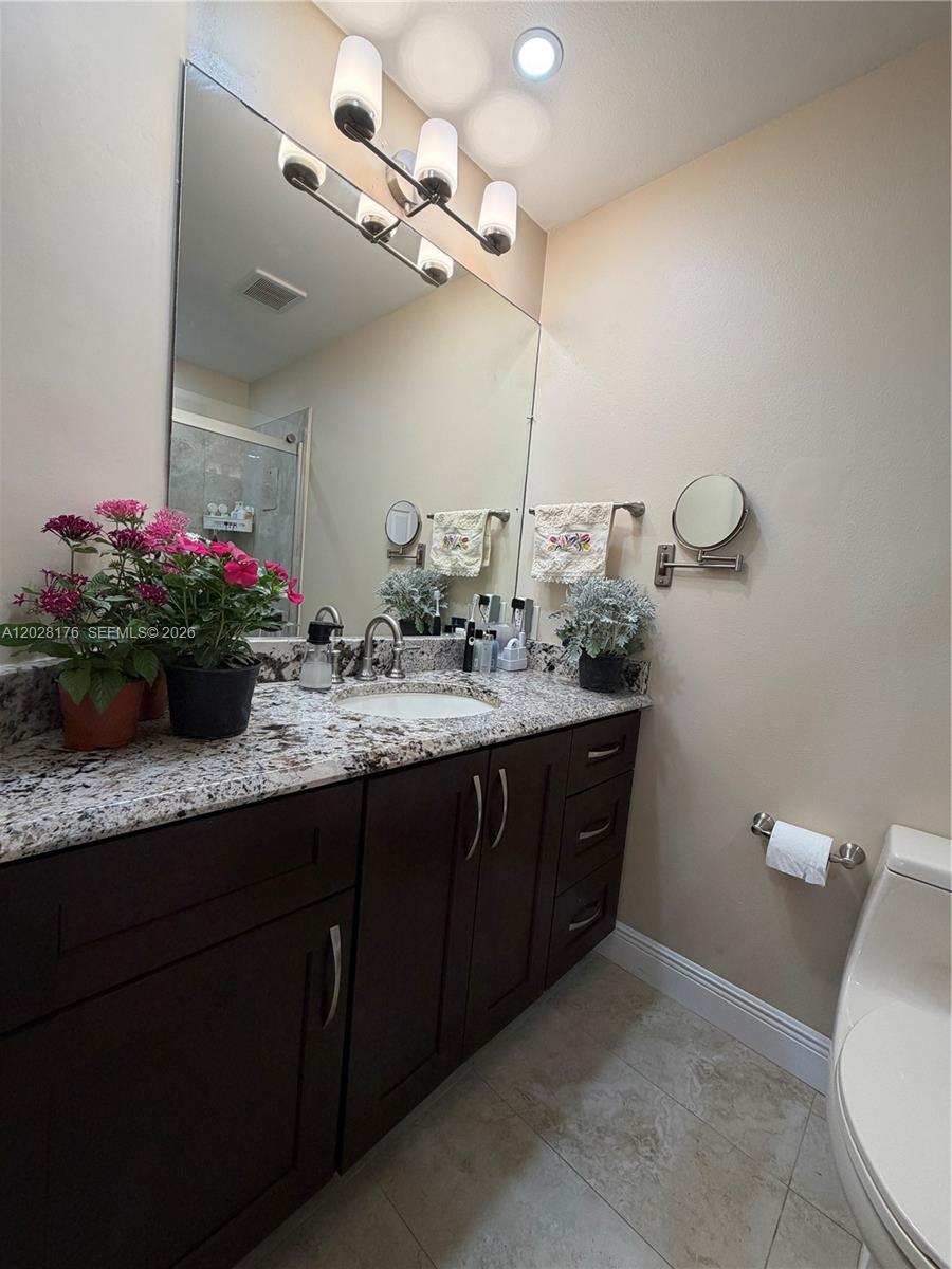 WIMBLEDON VILLAS OF VIA V - Residential