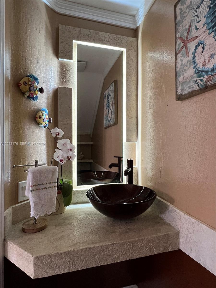 WIMBLEDON VILLAS OF VIA V - Residential