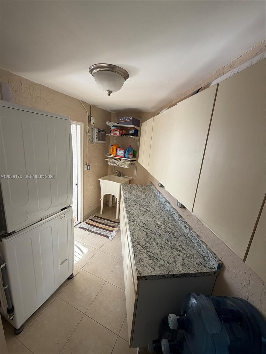 WIMBLEDON VILLAS OF VIA V - Residential