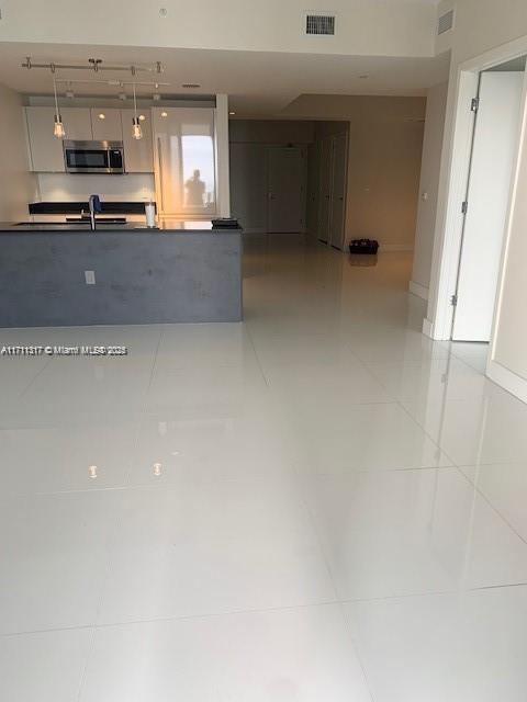1010 BRICKELL CONDO - Residential Lease