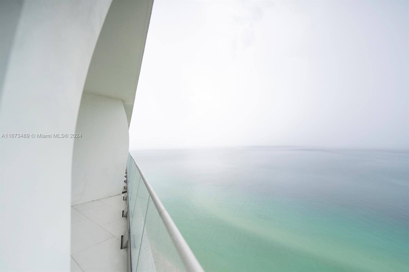JADE SIGNATURE CONDO - Residential