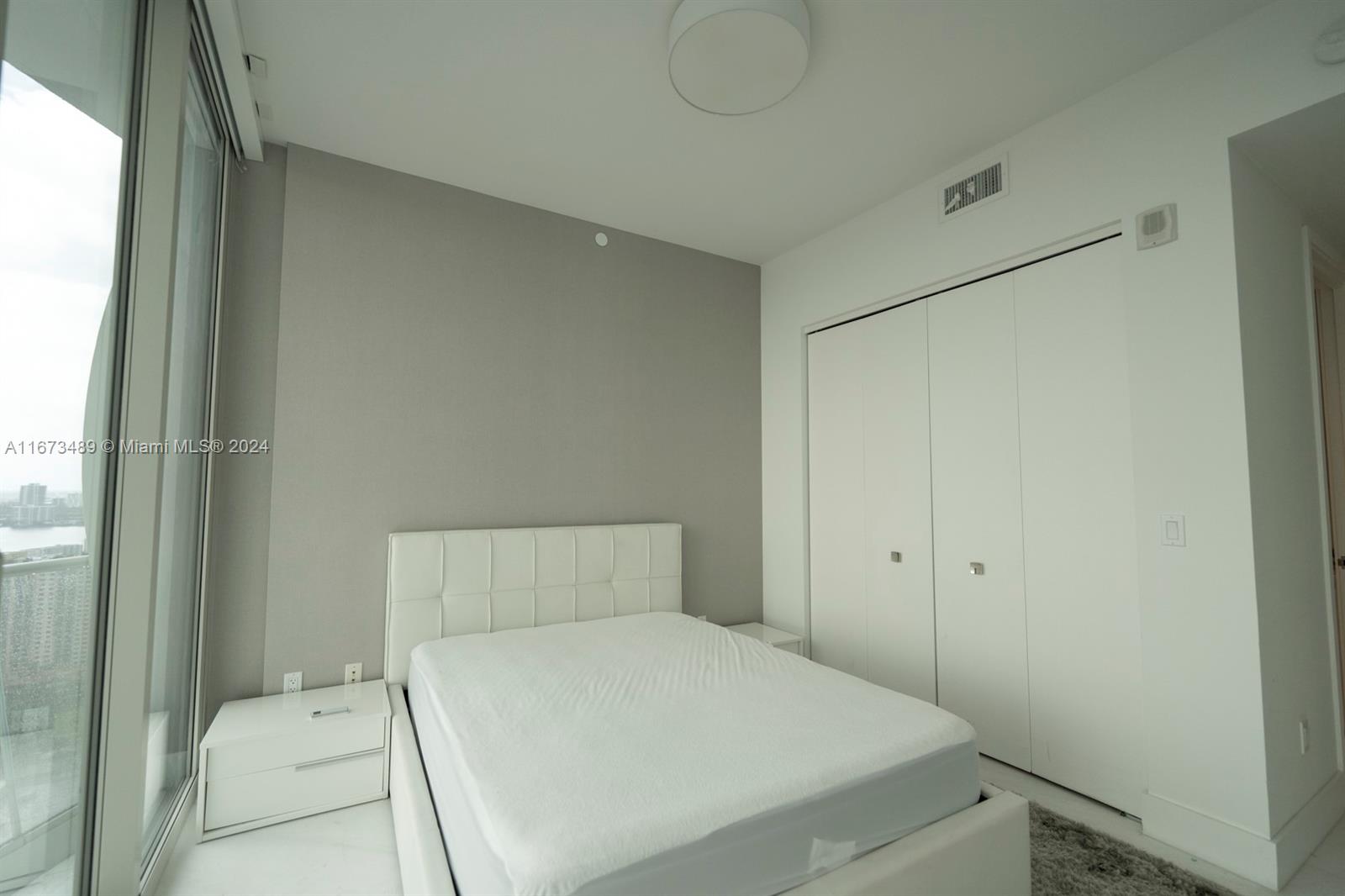 JADE SIGNATURE CONDO - Residential