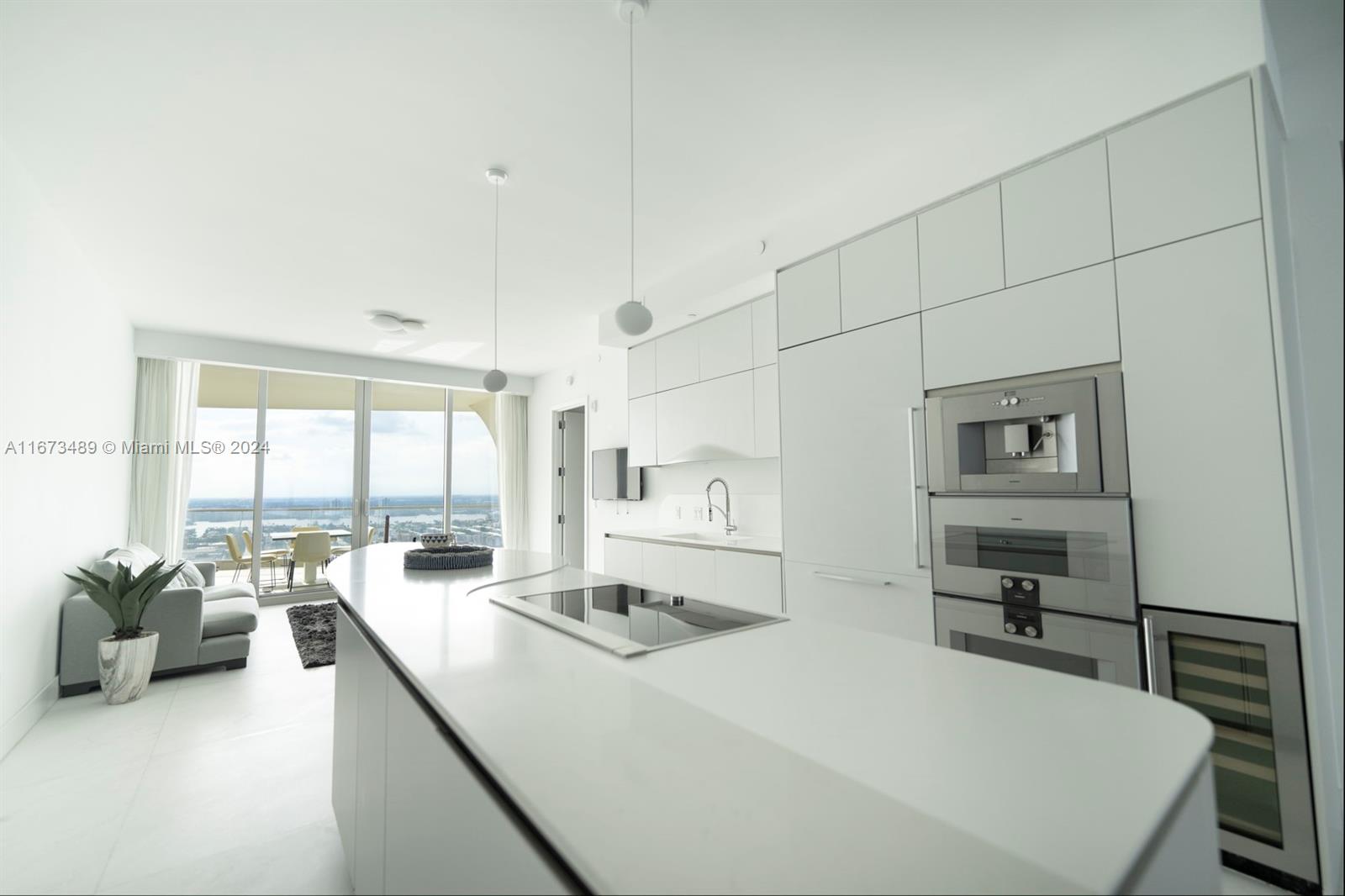 JADE SIGNATURE CONDO - Residential