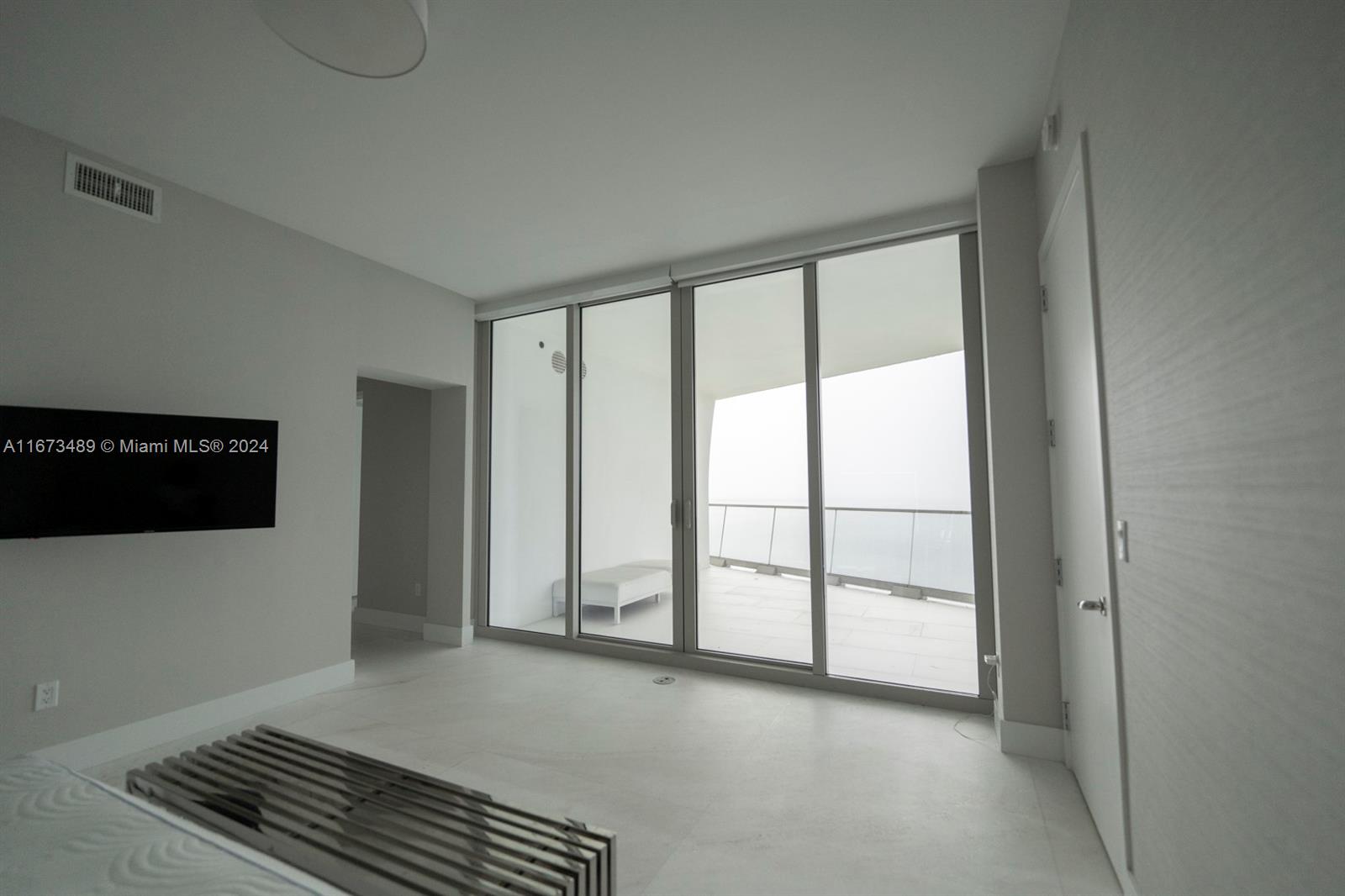 JADE SIGNATURE CONDO - Residential