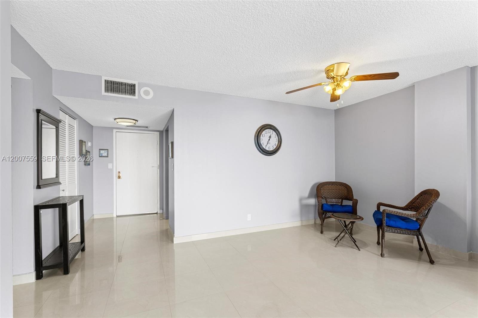 HALLMARK OF HOLLYWOOD CON - Residential