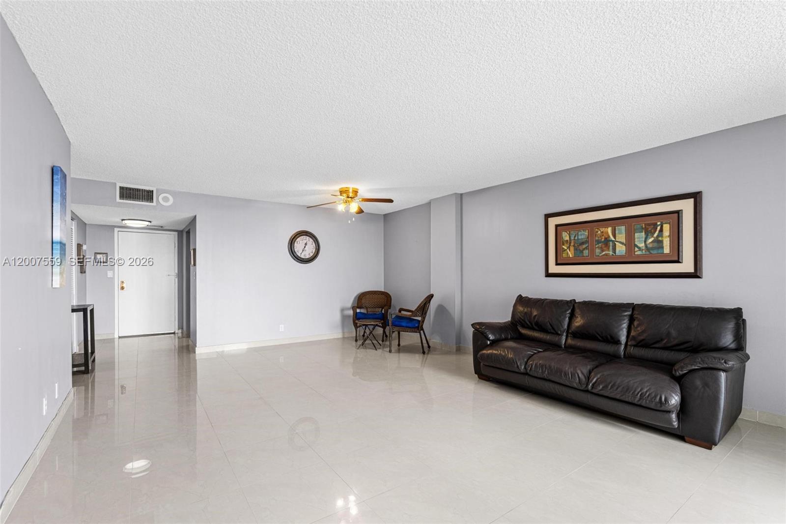 HALLMARK OF HOLLYWOOD CON - Residential