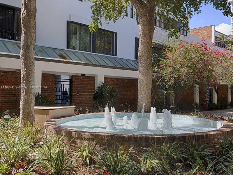 TOWERS QUAYSIDE CT-YARD V - Residential