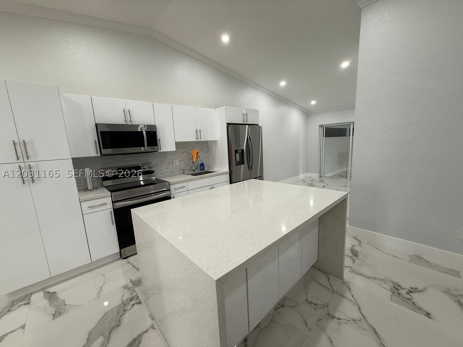 BILTMORE VILLAS SEC I - Residential Lease