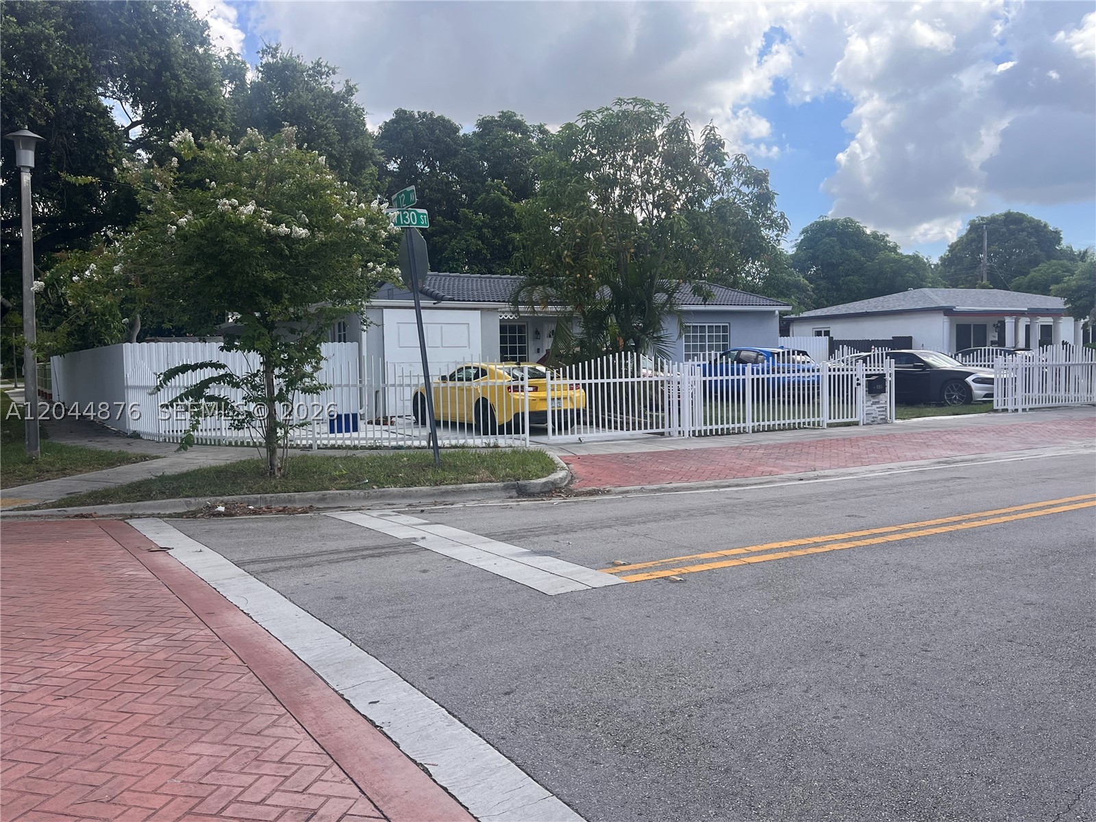 TAYLOR MANOR - Residential