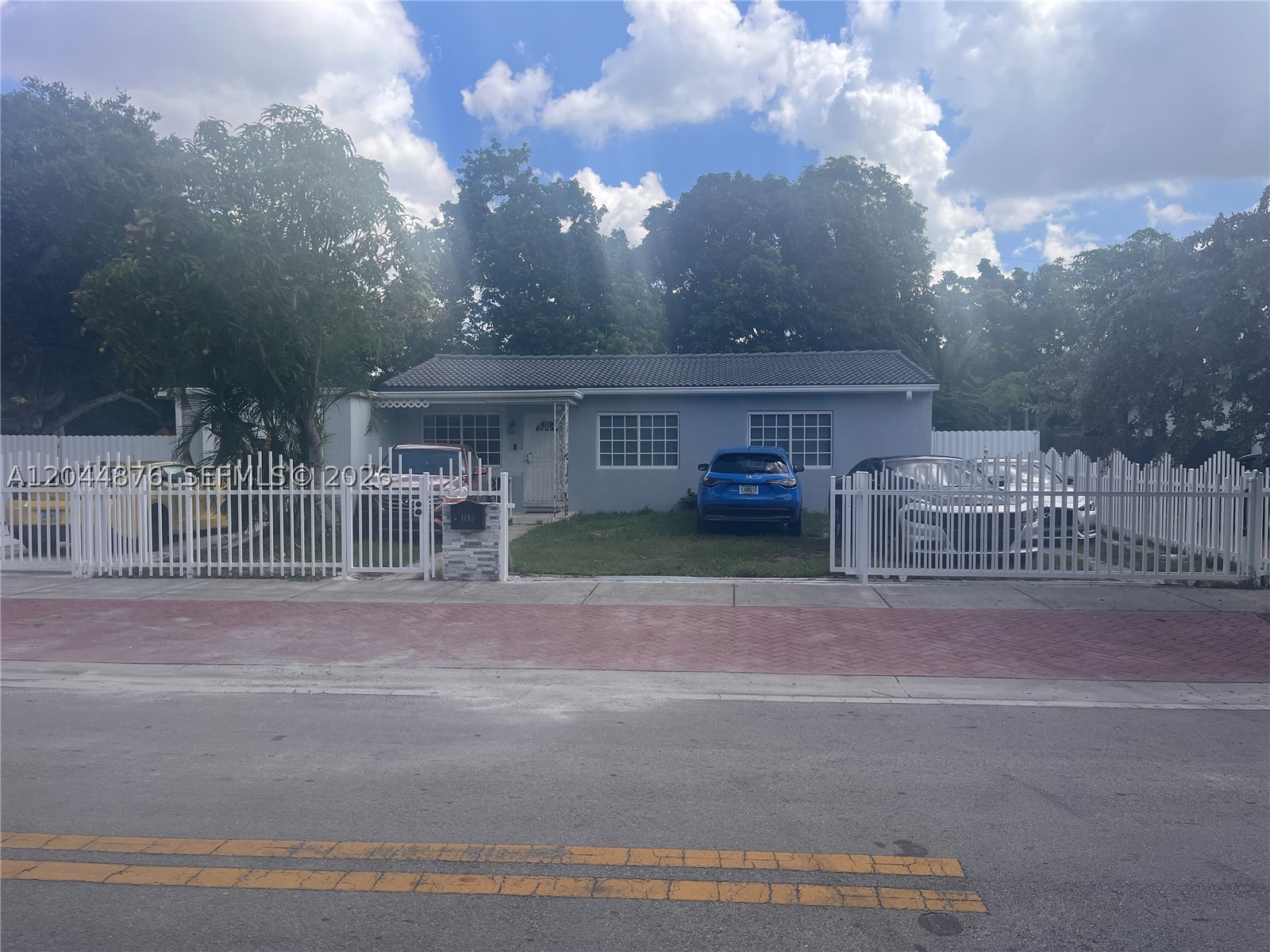 TAYLOR MANOR - Residential