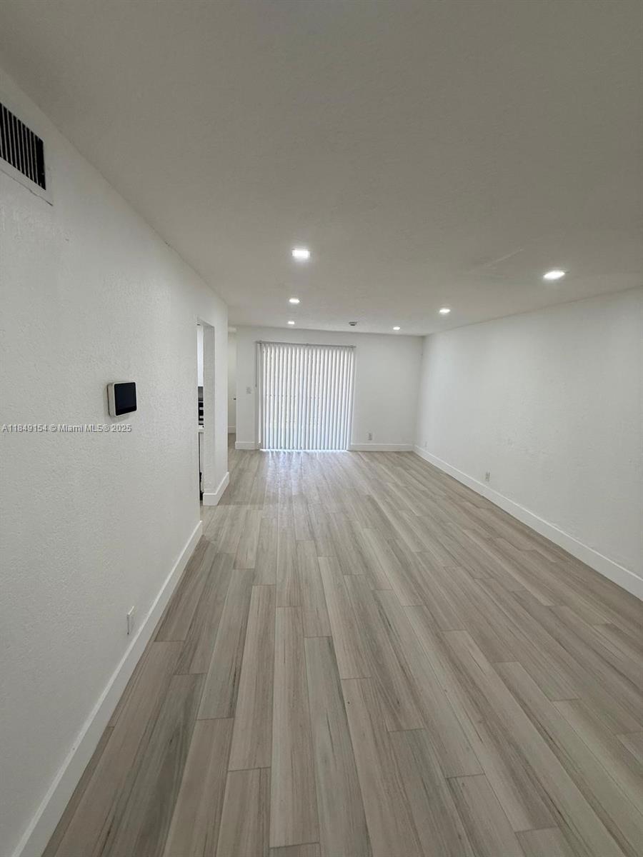 SUNRISE TOWNE PREFERRED 3 - Residential Lease