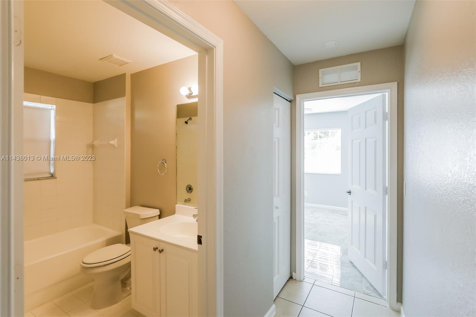 WASHINGTON PARK FOURTH AD - Residential Lease