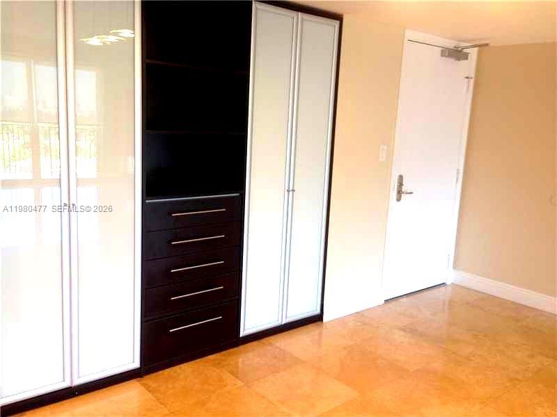 TURNBERRY VILLAGE SO TOWE - Residential