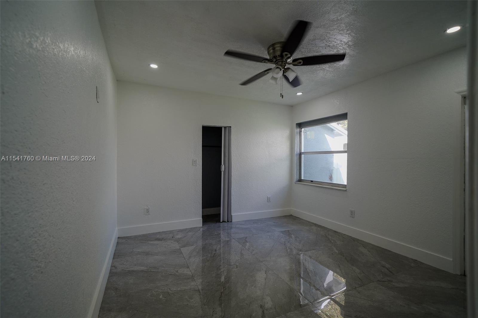 DIXIE MANOR - Residential Lease