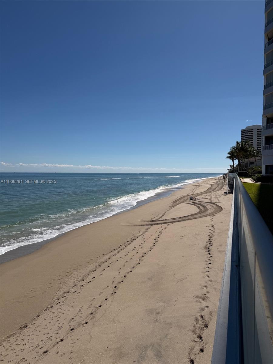 CORNICHE CONDO - Residential
