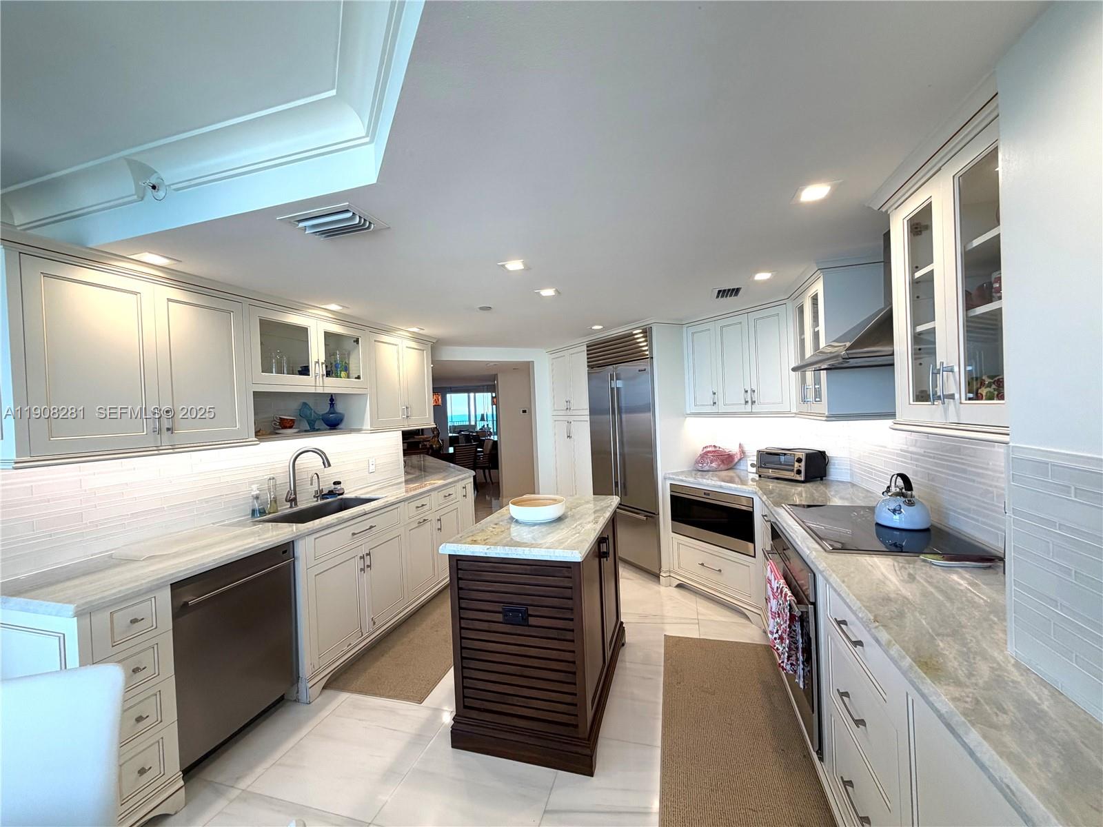 CORNICHE CONDO - Residential