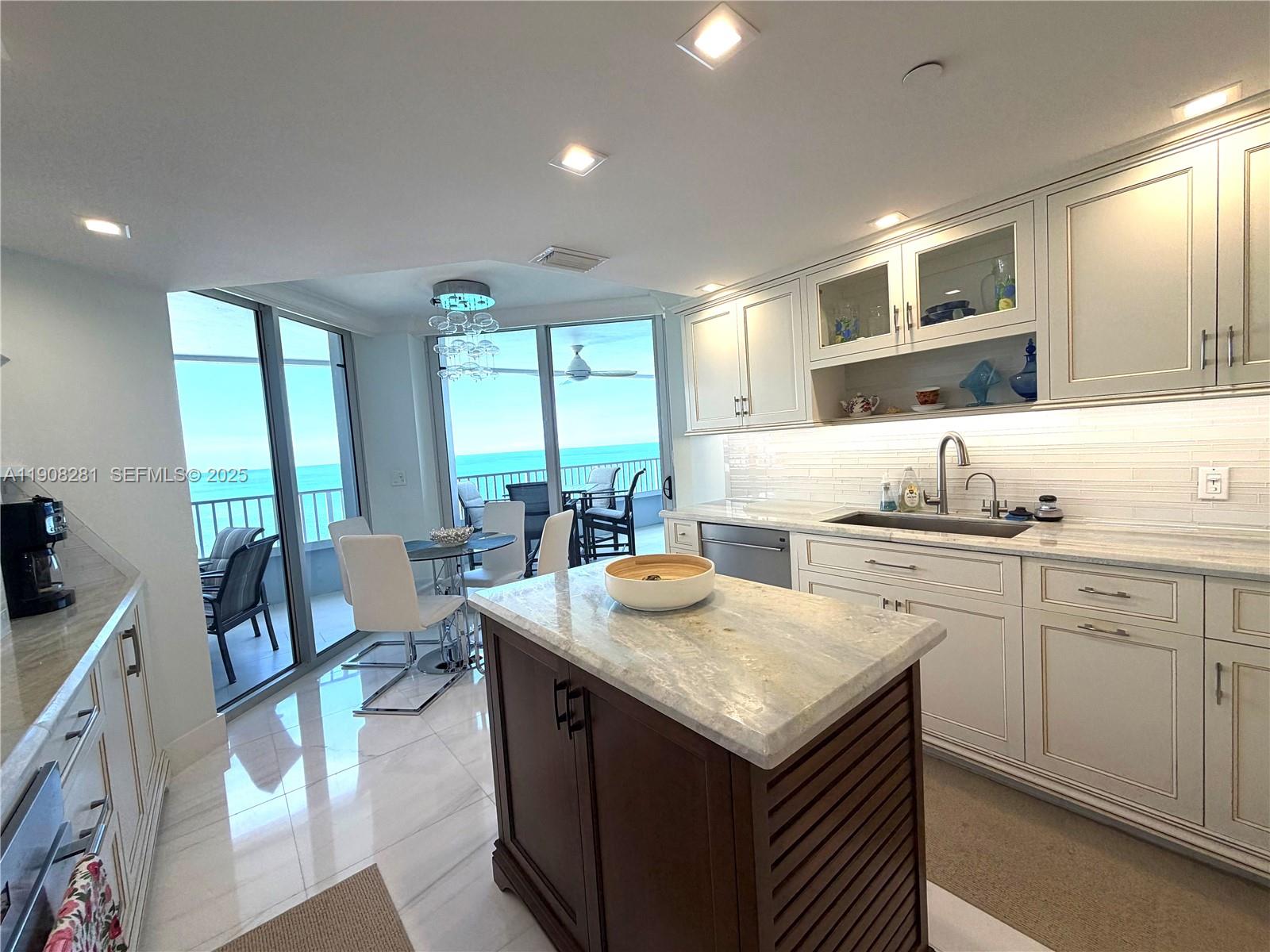 CORNICHE CONDO - Residential