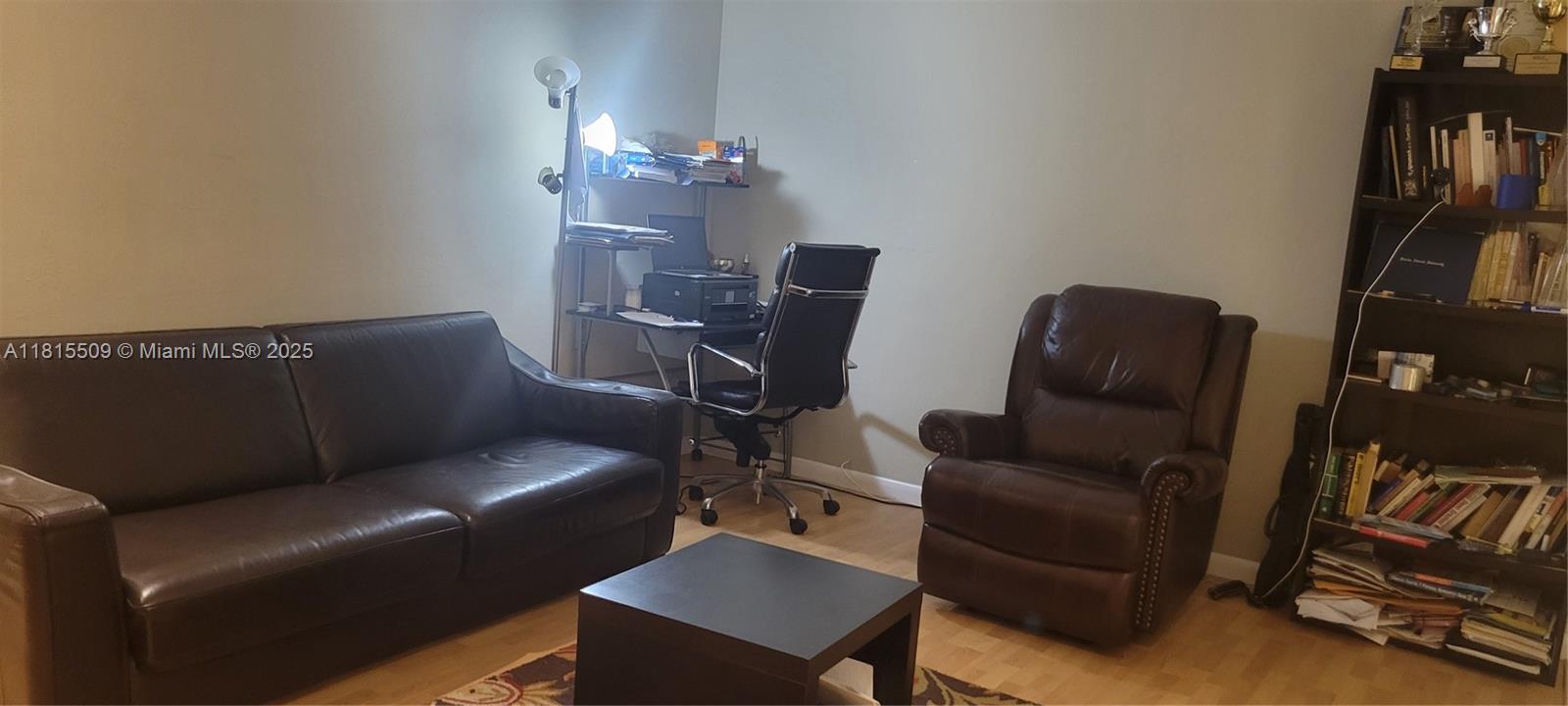 HAMPTON COURT CONDO - Residential