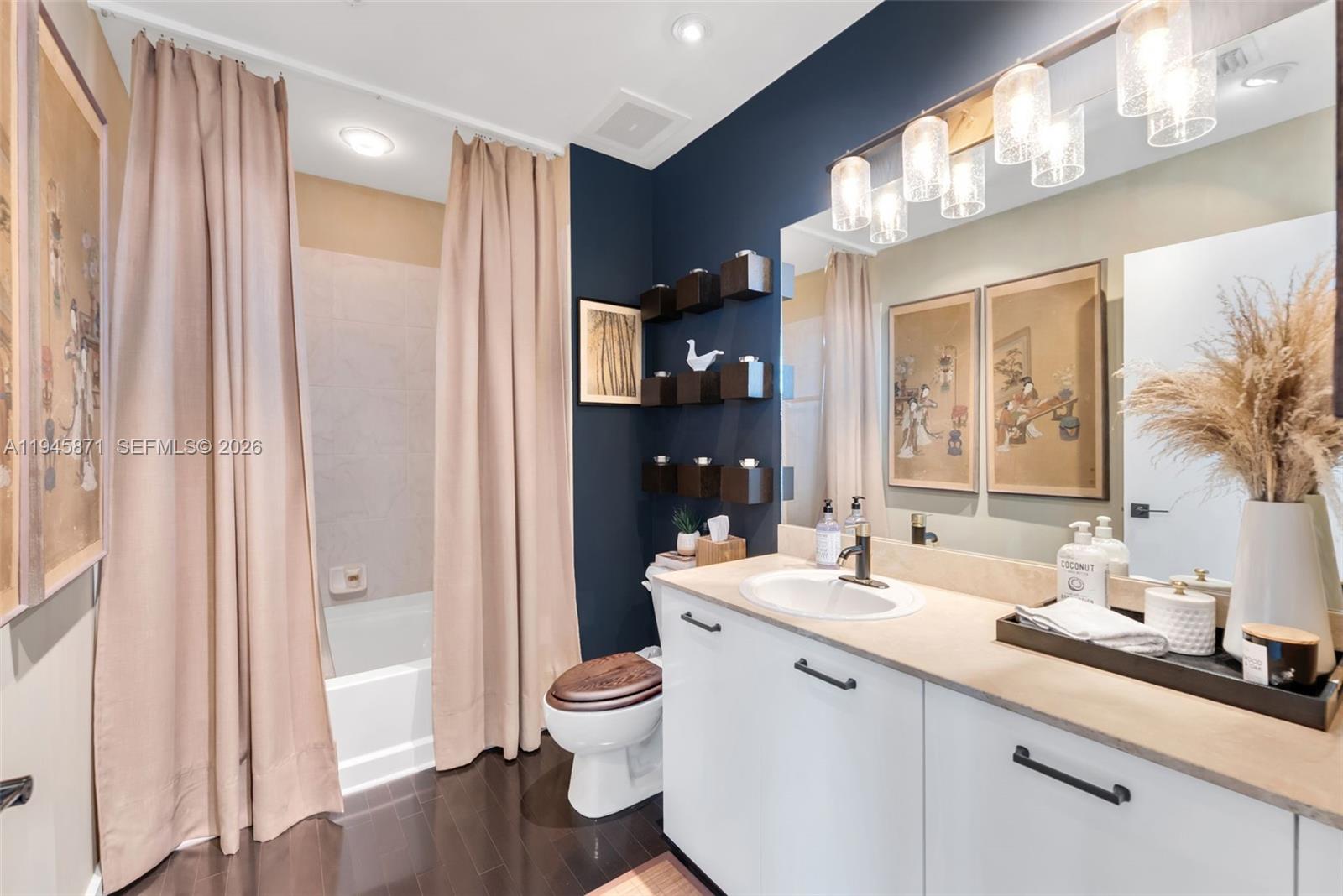 UPTOWN LOFTS CONDO - Residential