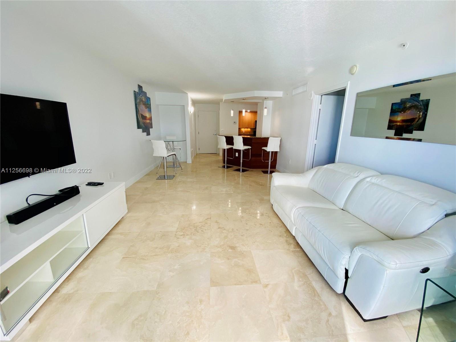 THE COLLINS CONDO - Residential Lease