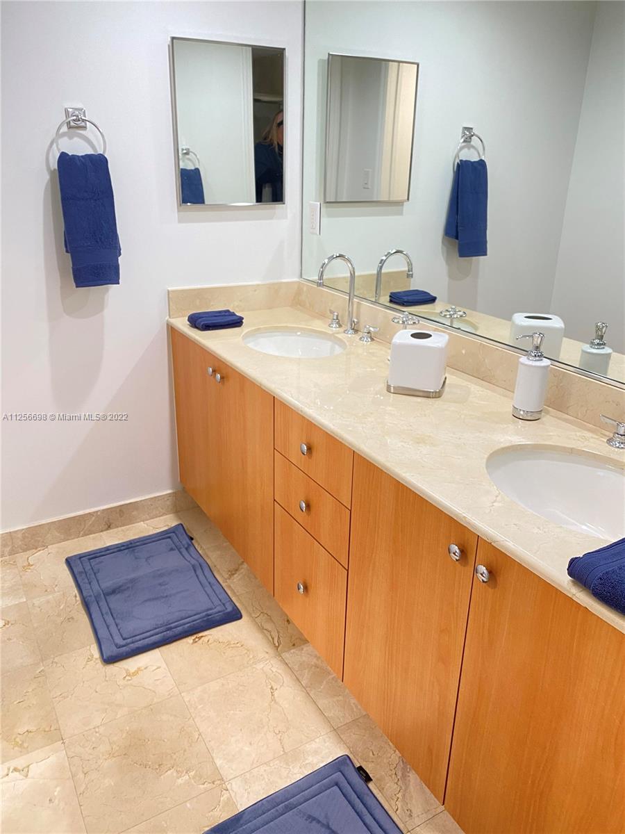 THE COLLINS CONDO - Residential Lease