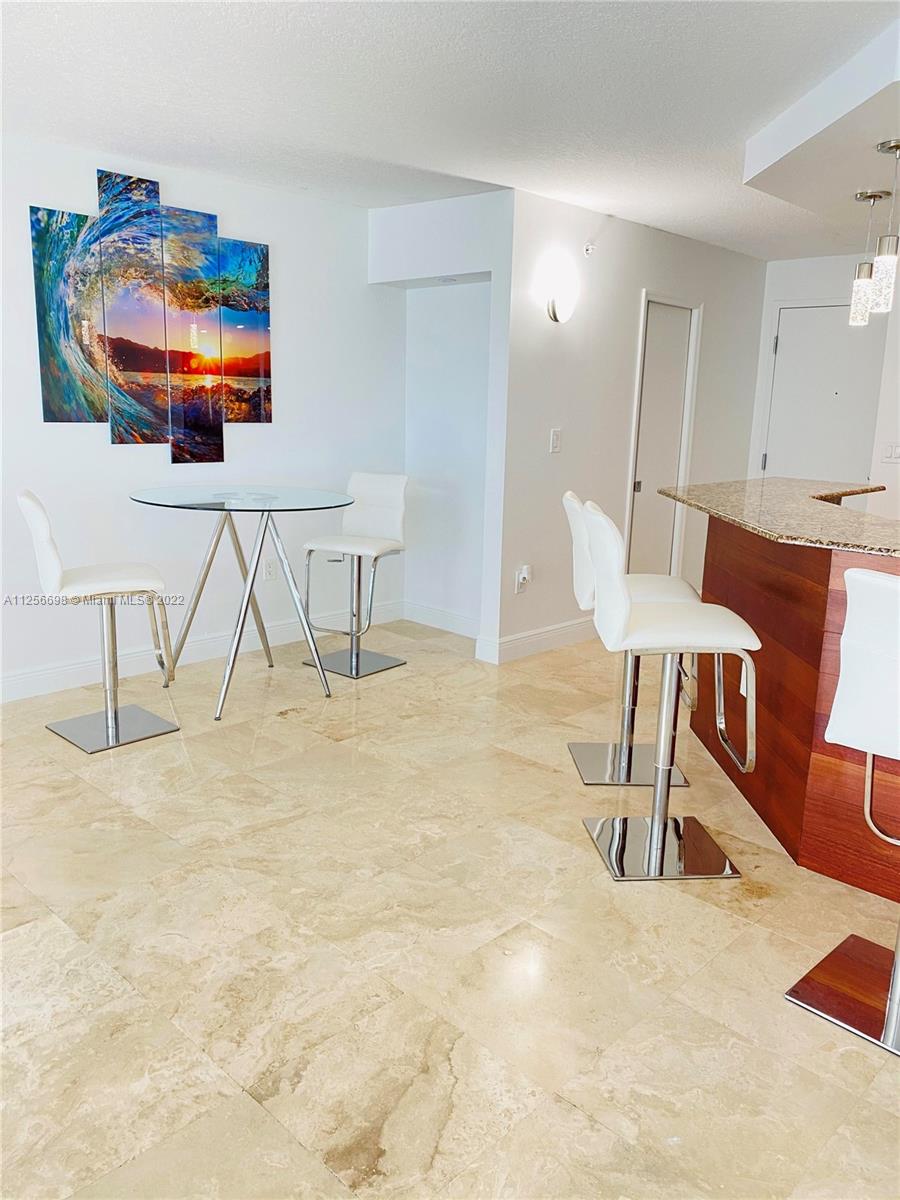 THE COLLINS CONDO - Residential Lease