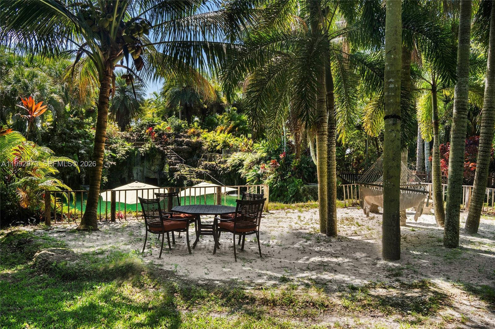 BREEZY OAKS - Residential
