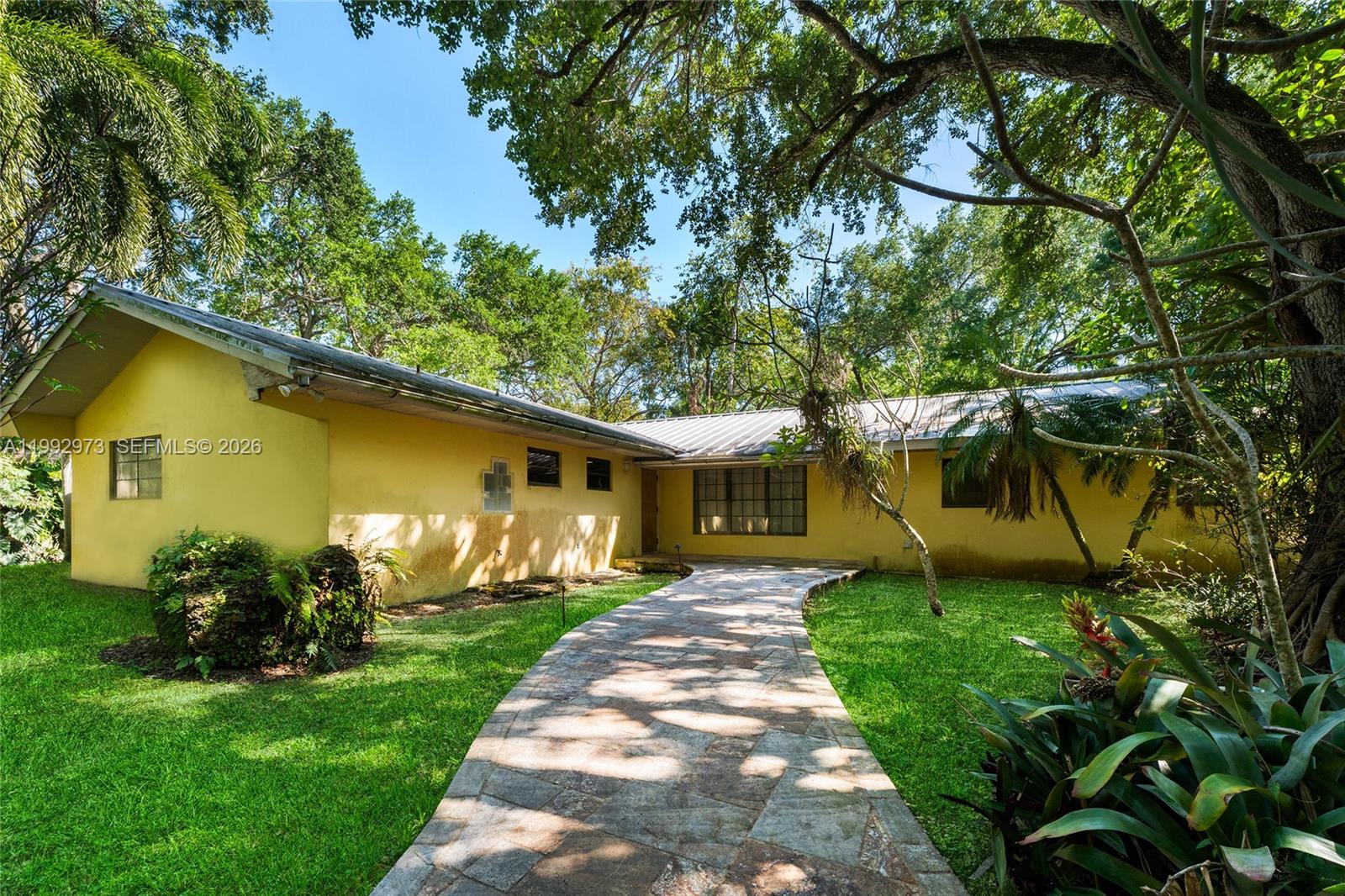 BREEZY OAKS - Residential