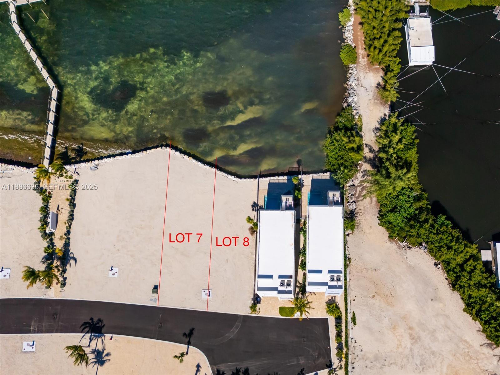 Marathon Beach - Land